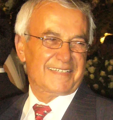 Wahib Bteddini — portrait with glasses